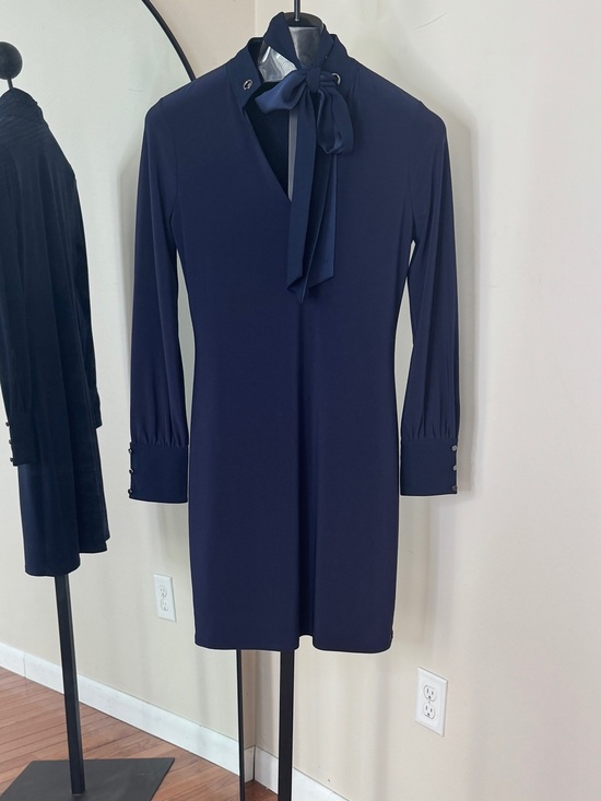 White House Black Market Dresses & Skirts - White House Black Market Jersey Tie Dress Navy Size M